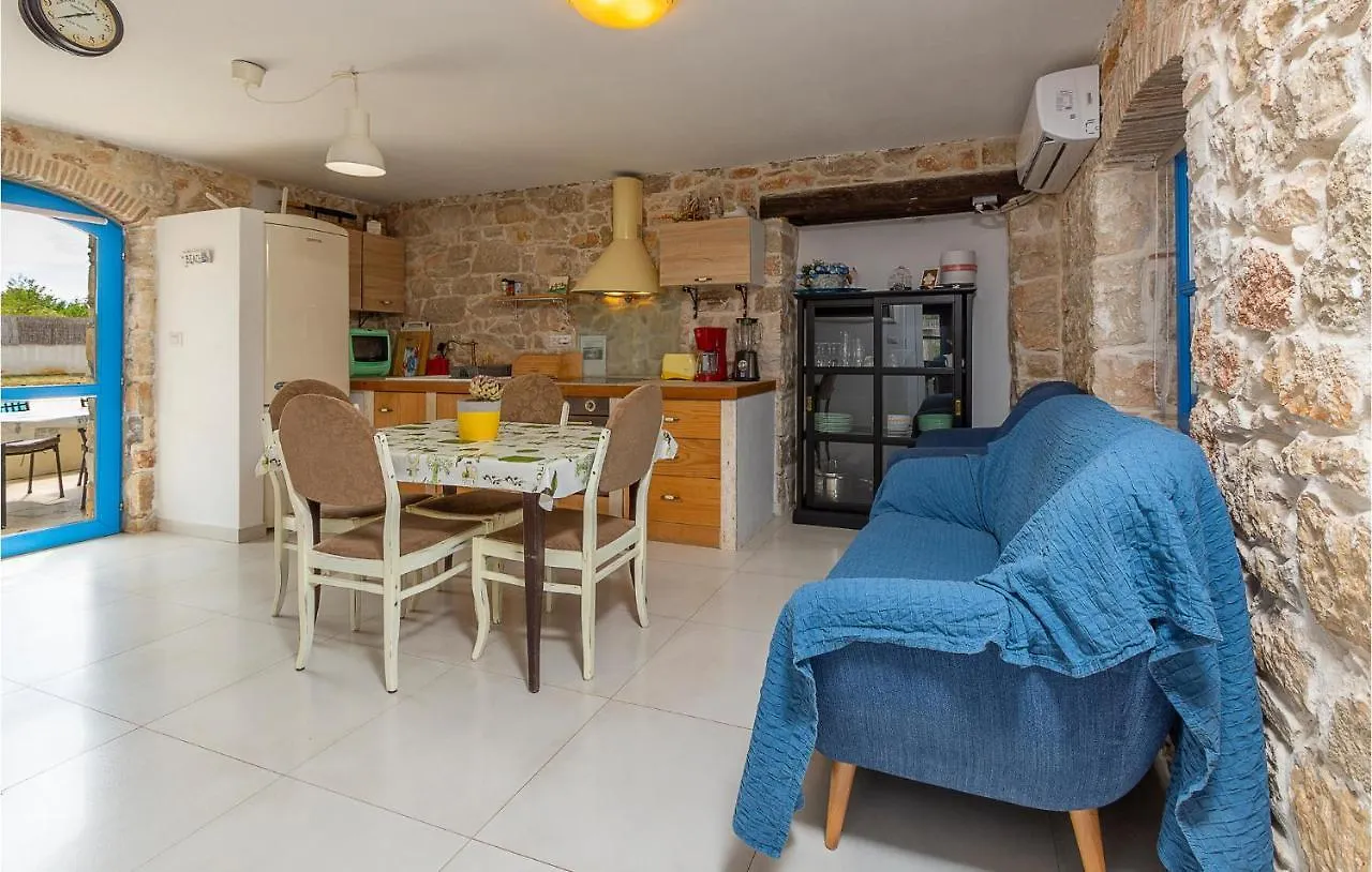 Awesome Home In Mihelici With Wifi Buici  Feriehus Buici (Istria)