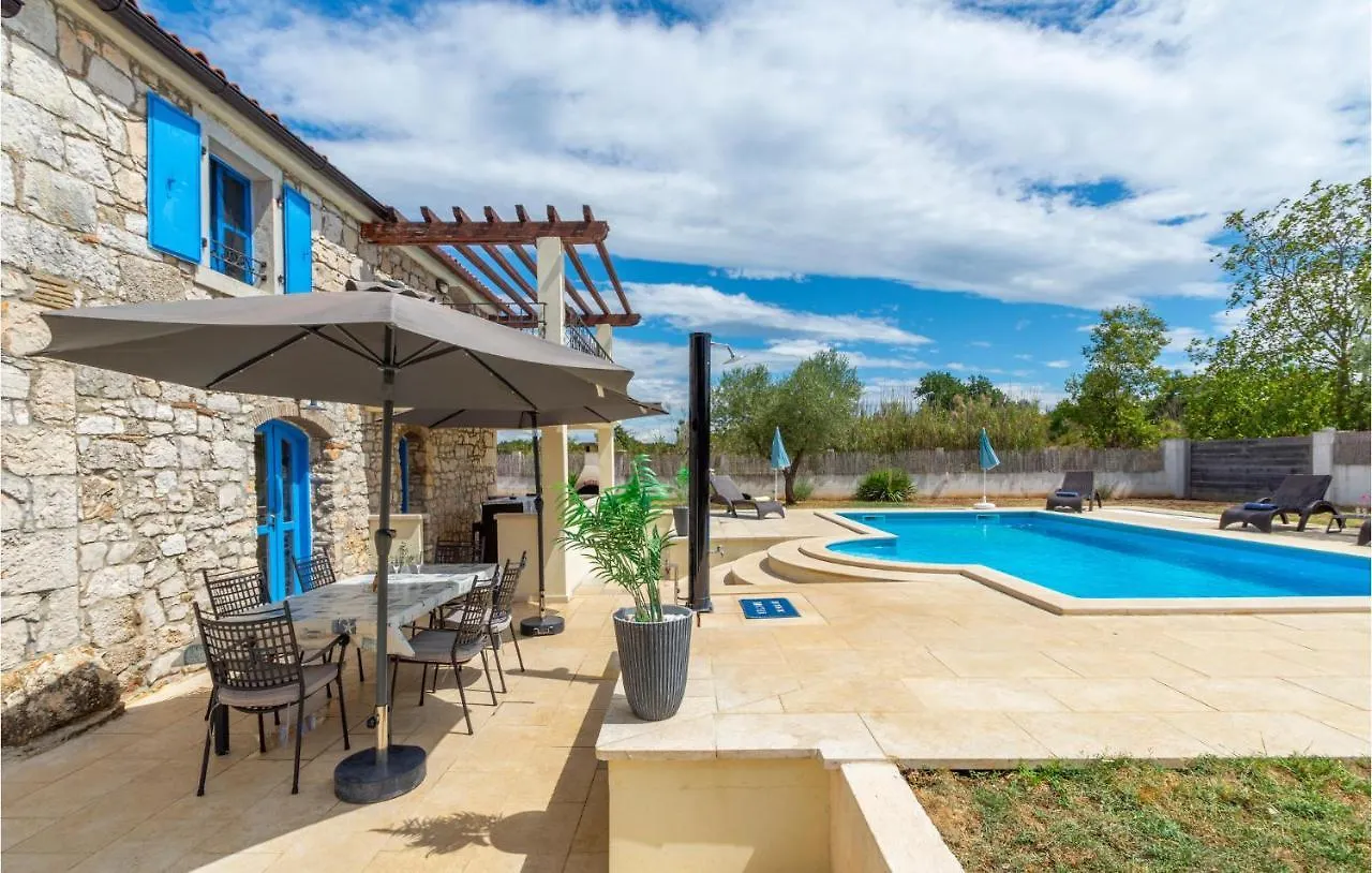 Awesome Home In Mihelici With Wifi Buici