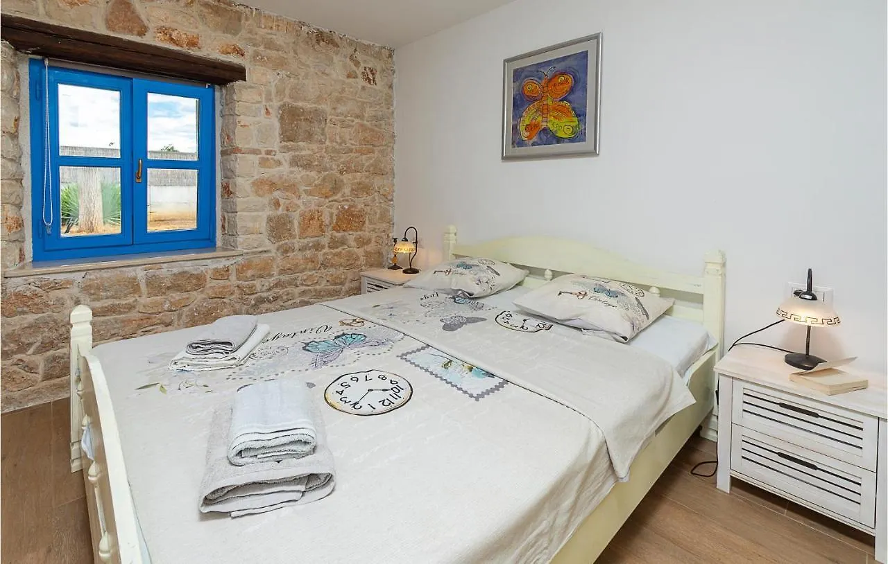 Awesome Home In Mihelici With Wifi Buici