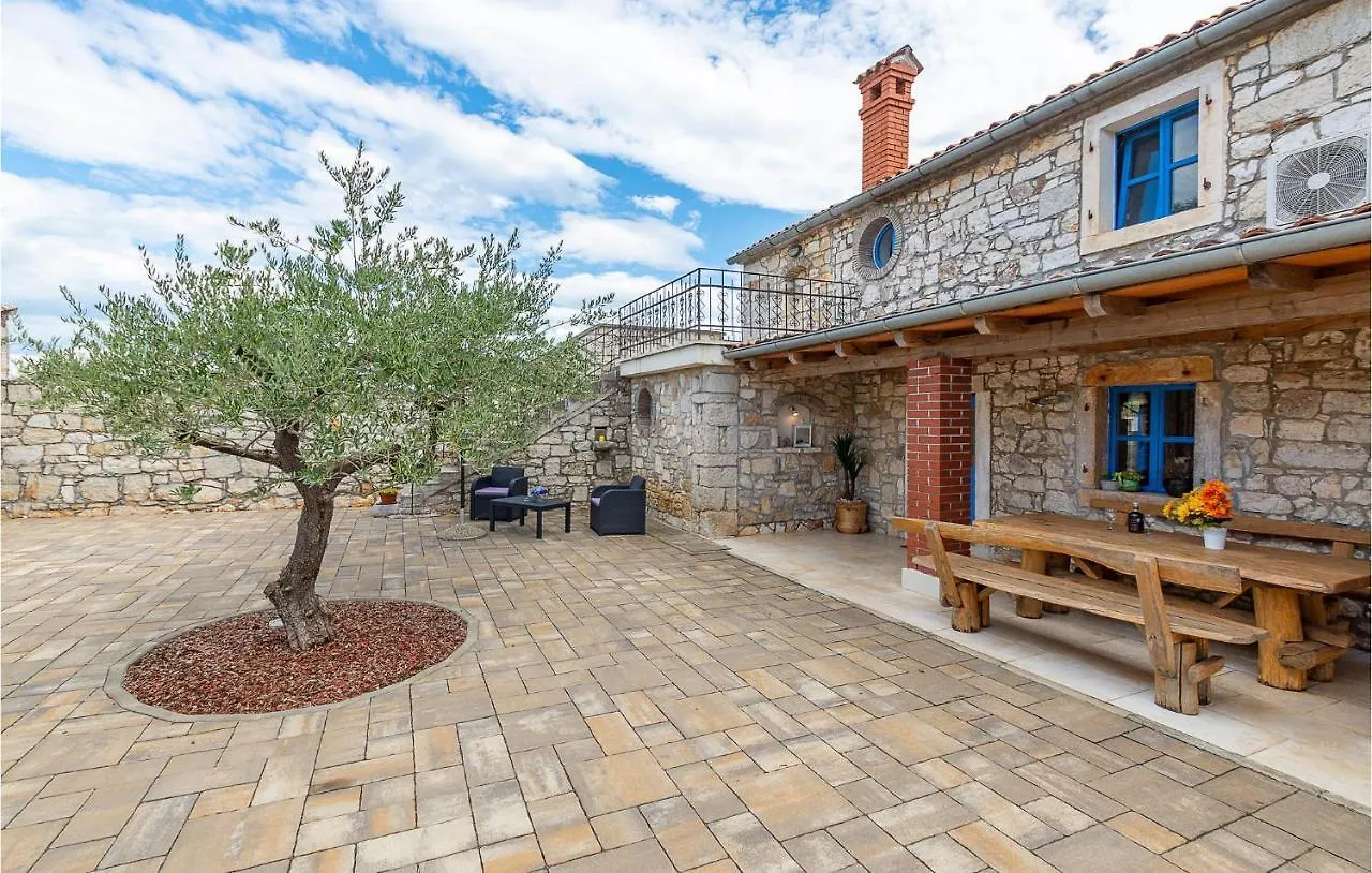 Awesome Home In Mihelici With Wifi Buici  0*, Buici (Istria) Kroatien