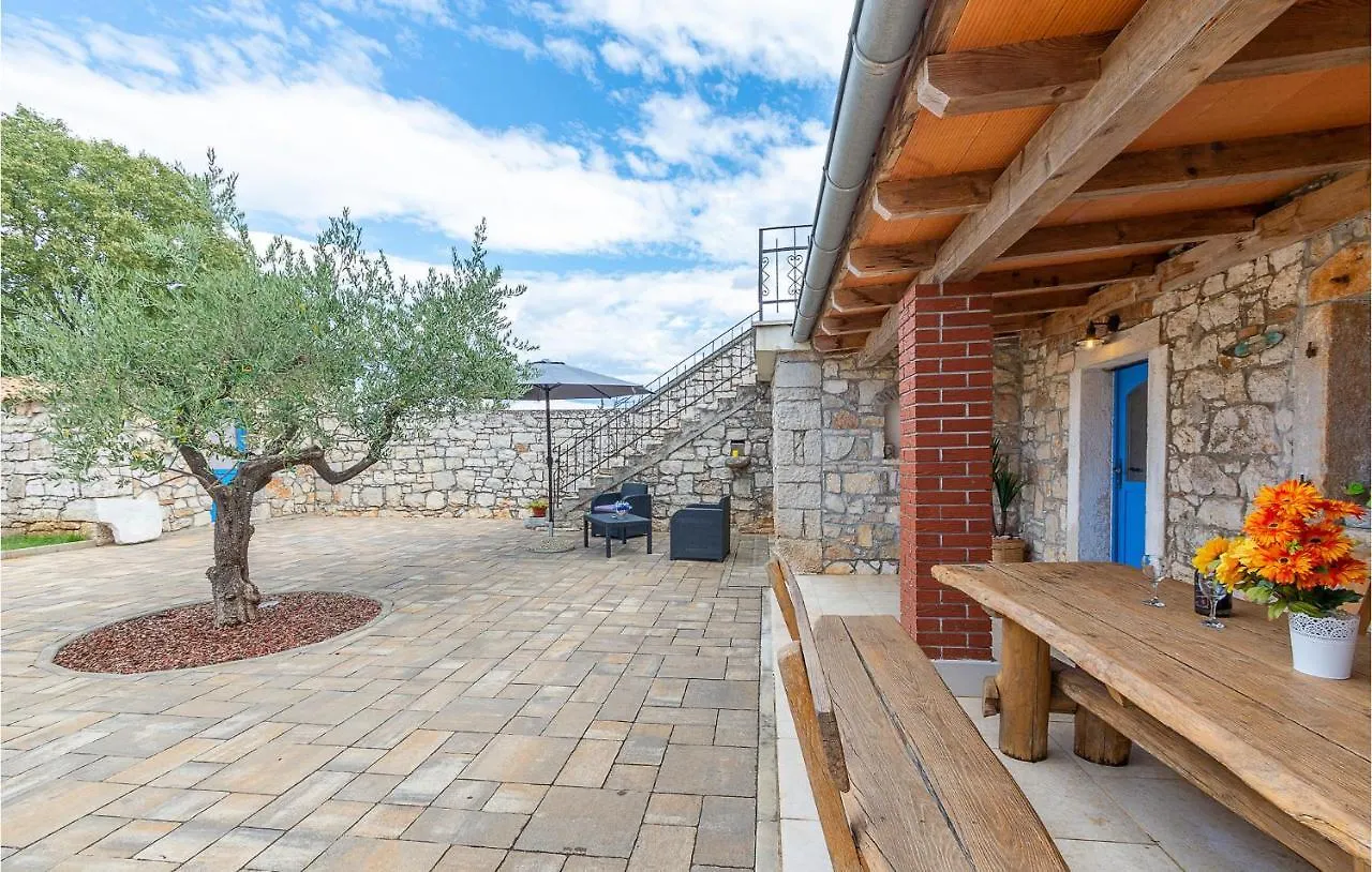 Awesome Home In Mihelici With Wifi Buici  Buici (Istria)