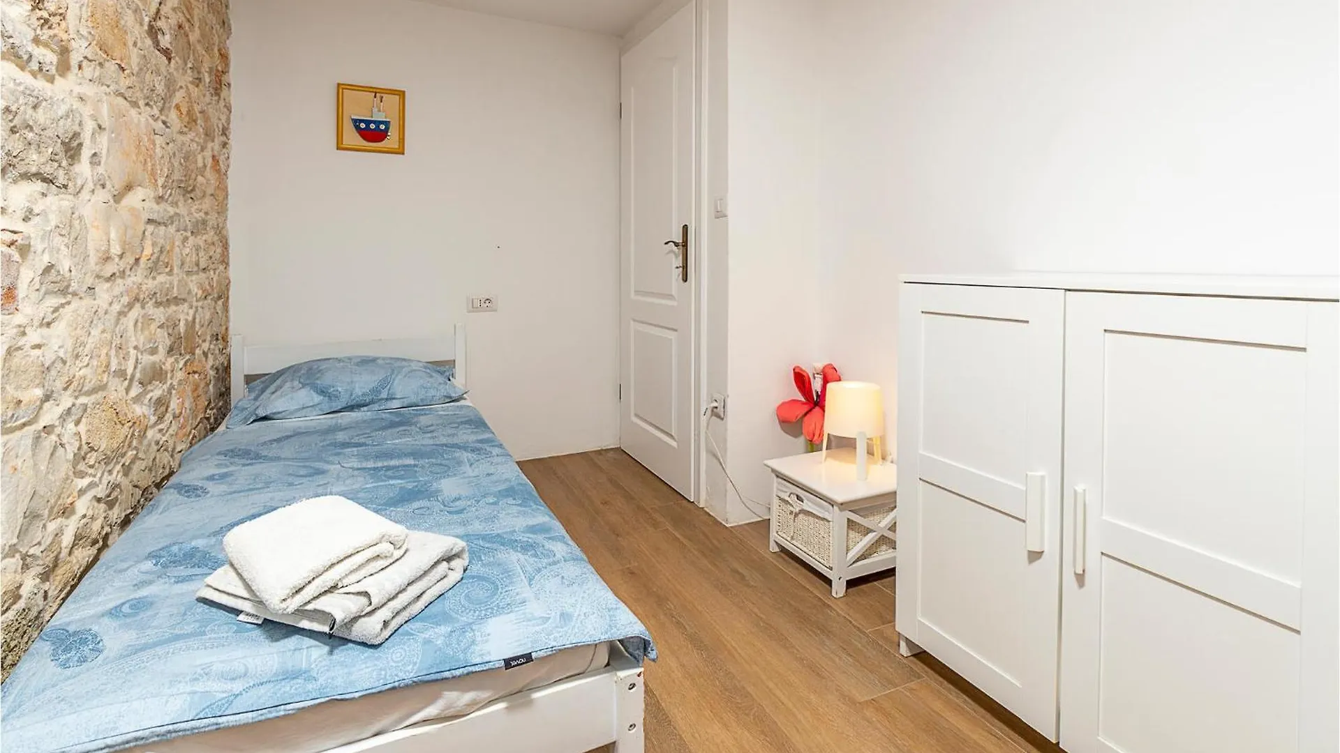 Awesome Home In Mihelici With Wifi Buici  Kroatien